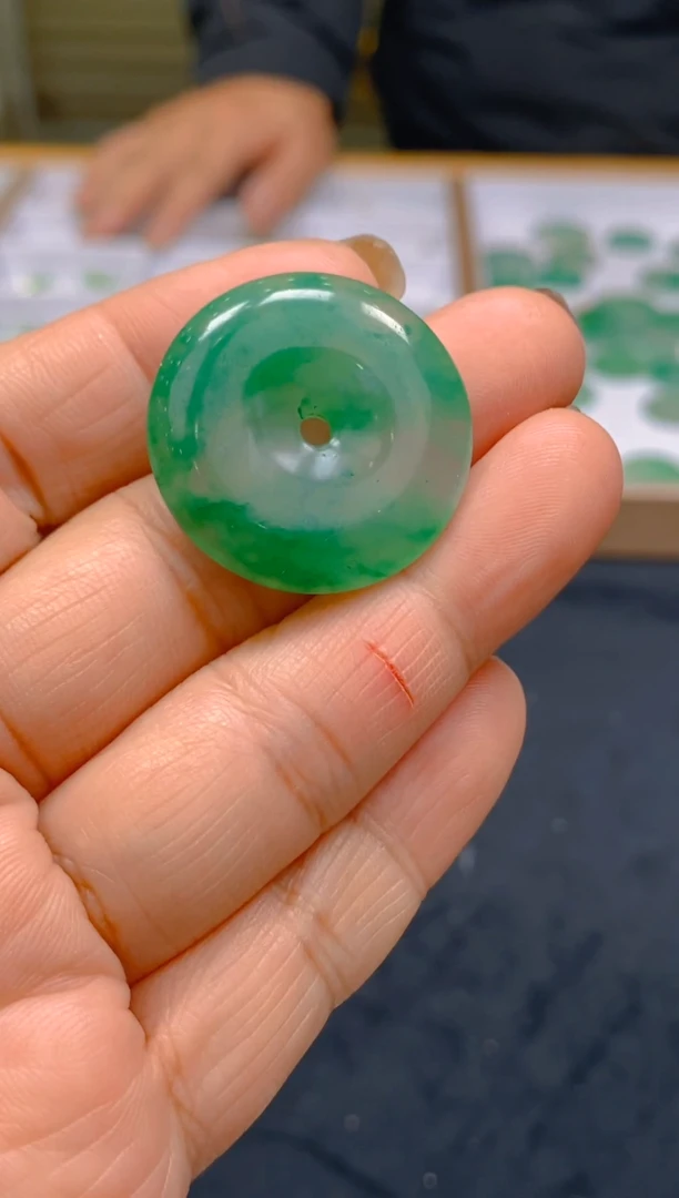 【闪购商品】石英质玉颈饰未镶嵌冰美人非洲翠，假一罚四018