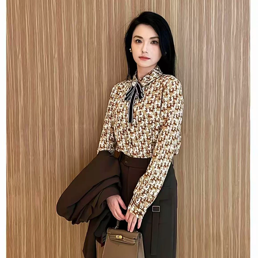 GIRDEAR/哥弟2026年马年新款翻领深呼吸狗狗印花长袖衬衫 130073