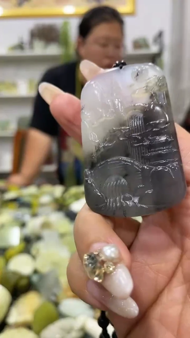 岫玉未镶嵌吊坠