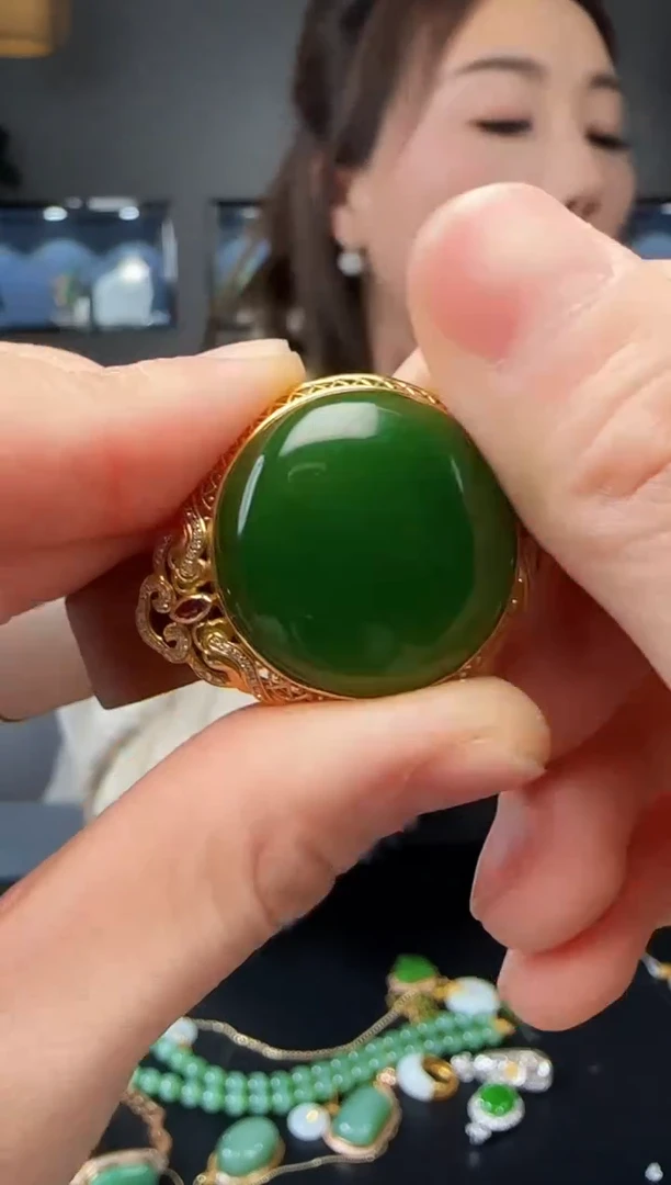 【闪购商品】和田玉吊坠(不含链)18K金镶嵌1
