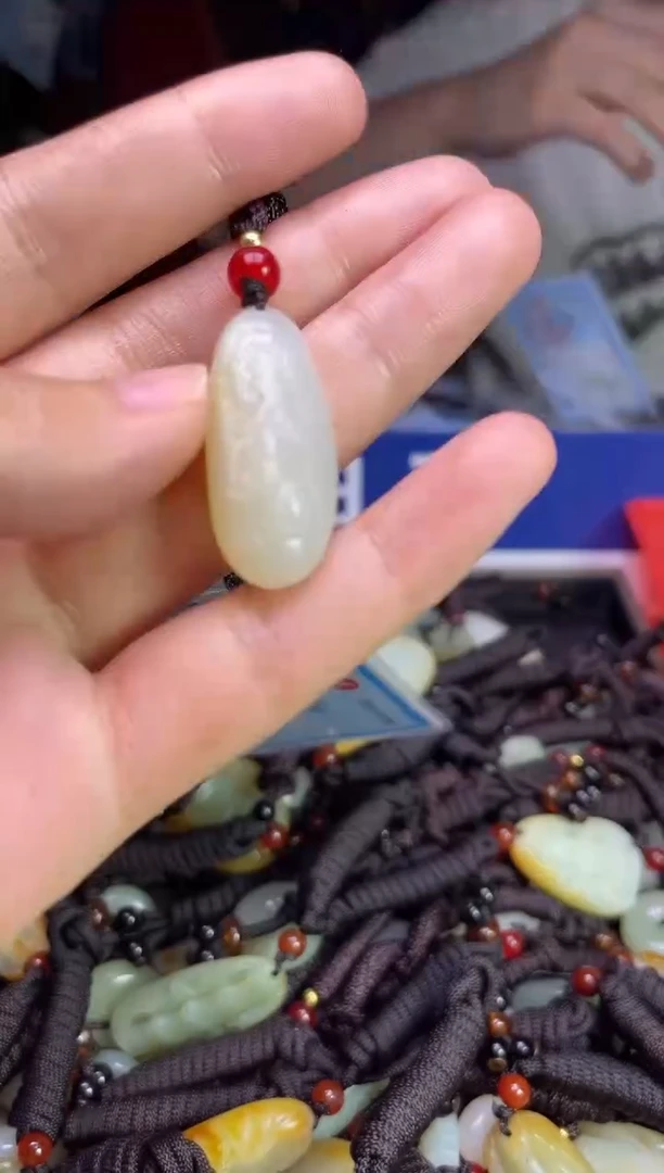 未镶嵌和田玉挂件1