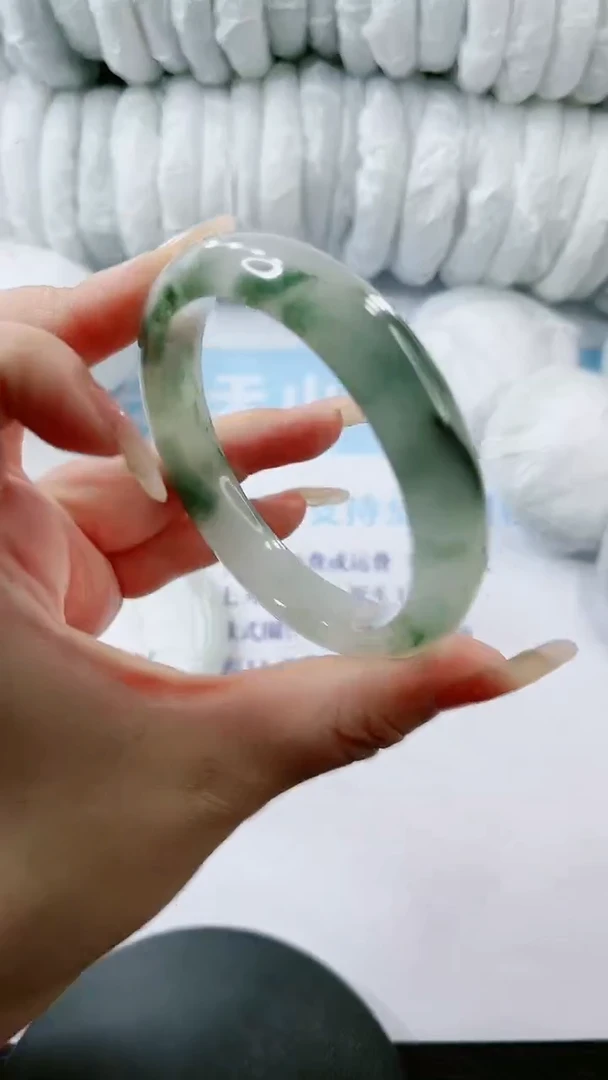 【闪购商品】石英质玉手镯未镶嵌多样性发货L387