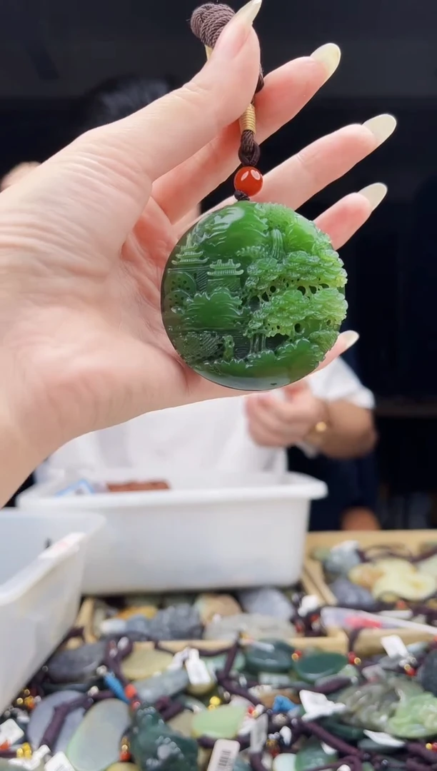 颈饰未镶嵌和田玉1