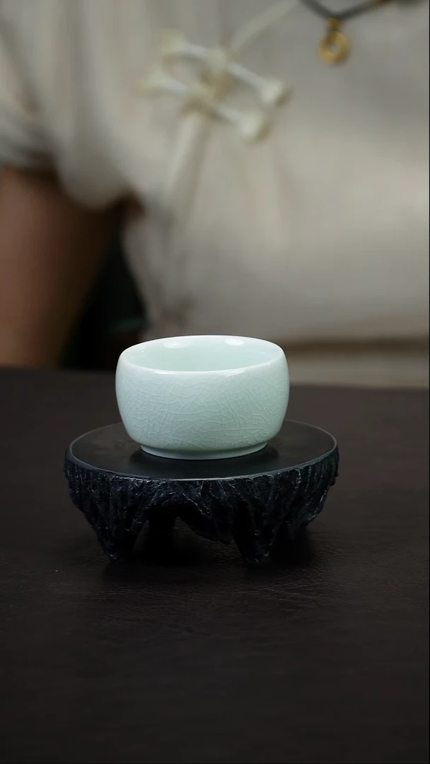 珑匠圈足玉青悟道杯放漏1