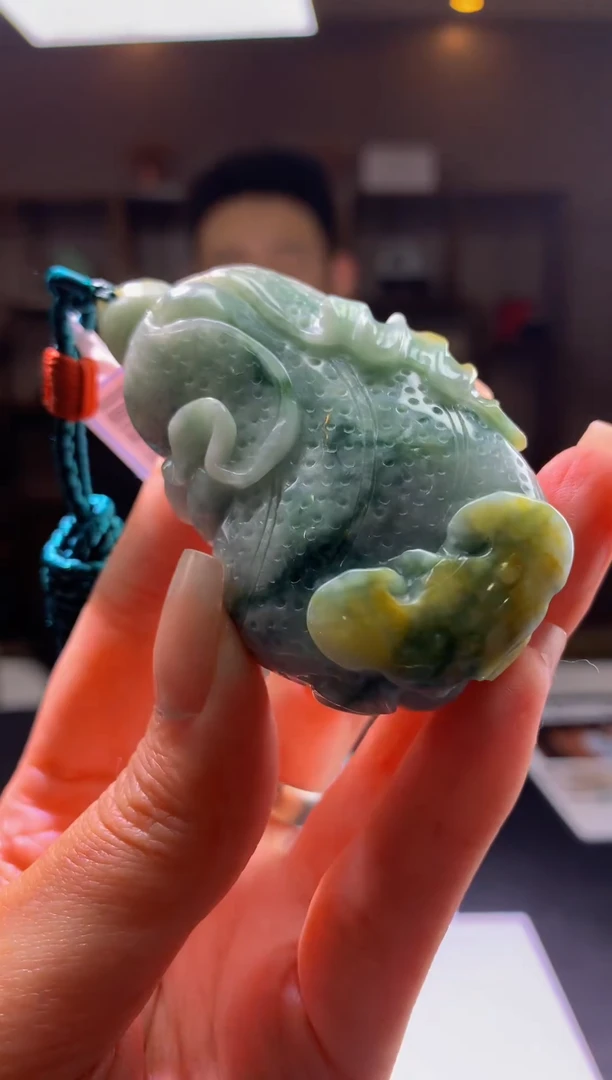 翡翠未镶嵌颈饰净货