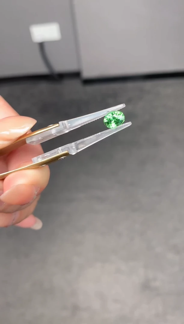 【闪购商品】石榴石（沙弗莱）裸石未镶嵌1.7ct沙弗莱