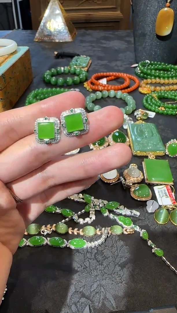 【闪购商品】和田玉耳饰未镶嵌1