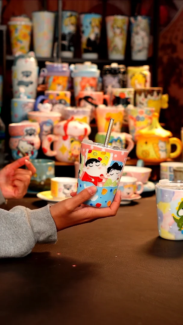 景德镇设计款手工手绘杯杯