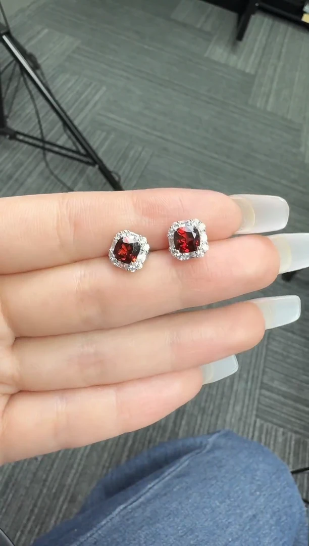 银S925镶嵌耳饰石榴石1.0ct【七天鉴赏期】