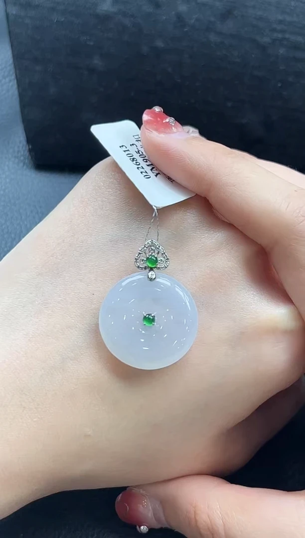 【闪购商品】翡翠颈饰18K金镶嵌平安扣