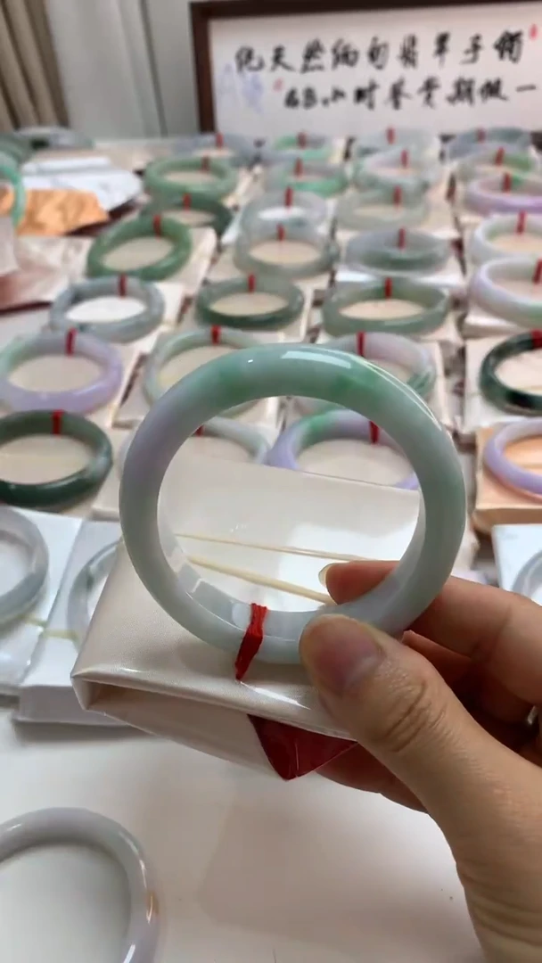 未镶嵌手镯翡翠56白底青