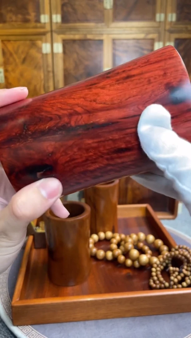 金丝楠缅甸花梨手工打造笔筒