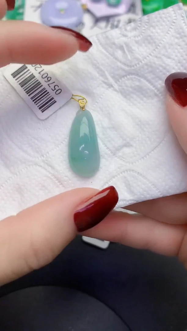 颈饰18K金镶嵌翡翠缅甸天然翡翠A货