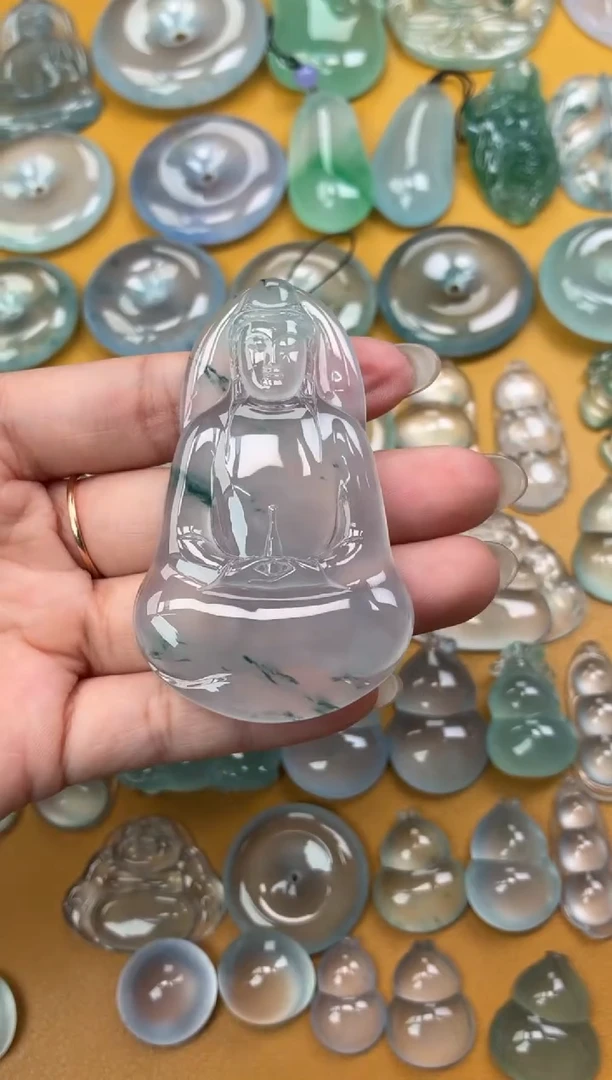 吊坠(不含链)未镶嵌翡翠38 素衣 68.3 41.7 6.4