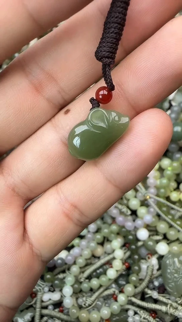 颈饰未镶嵌和田玉拍一发一