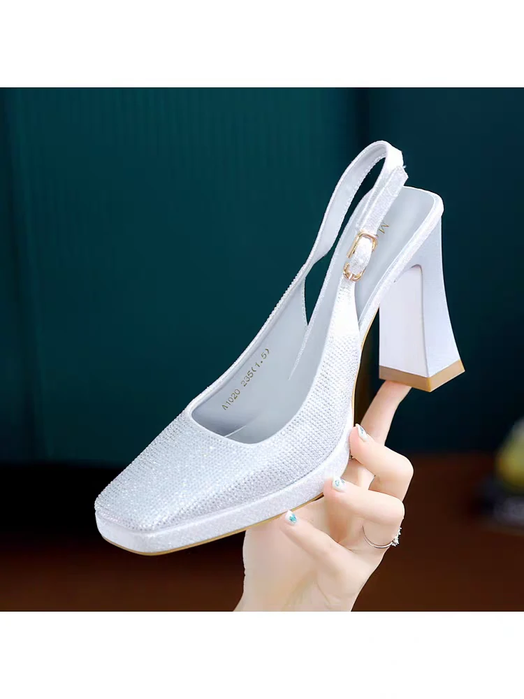 女包头百搭中跟凉鞋白色纯色平底时尚时装凉鞋水钻高跟低帮