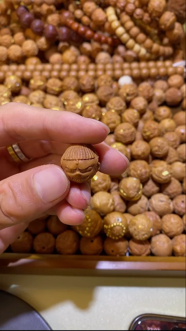 文玩核桃吊坠哪吒素子