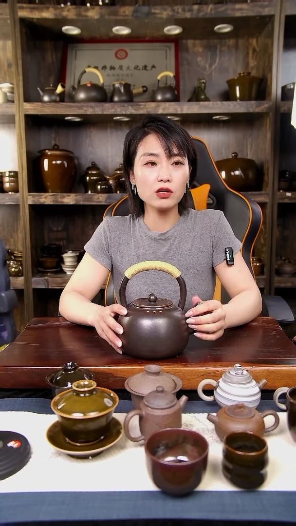 可以明火烧制的干烧壶1200CC左右