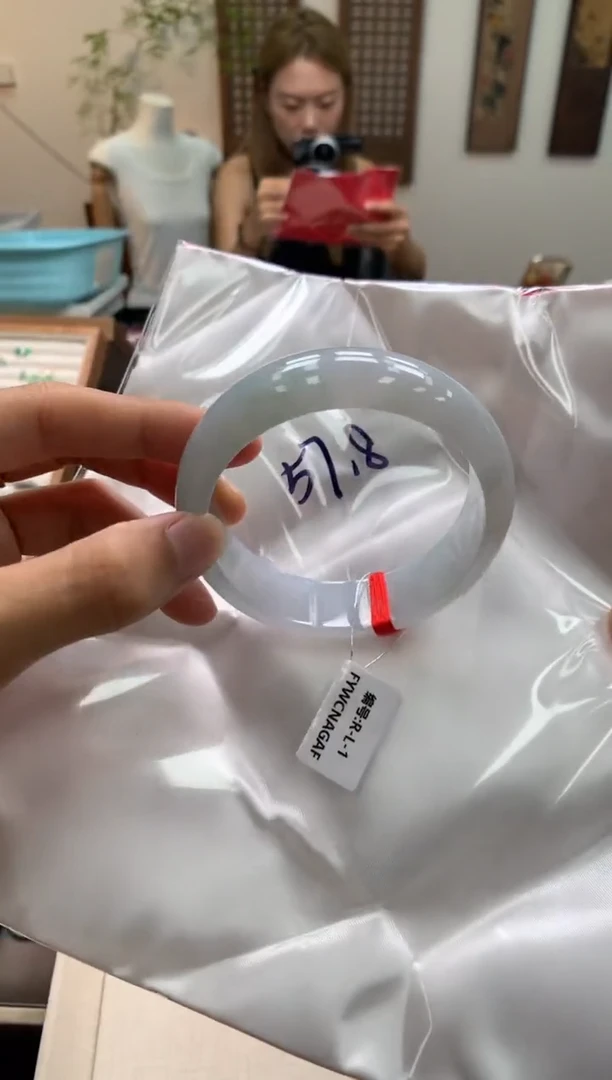 颈饰未镶嵌翡翠手镯57.8#