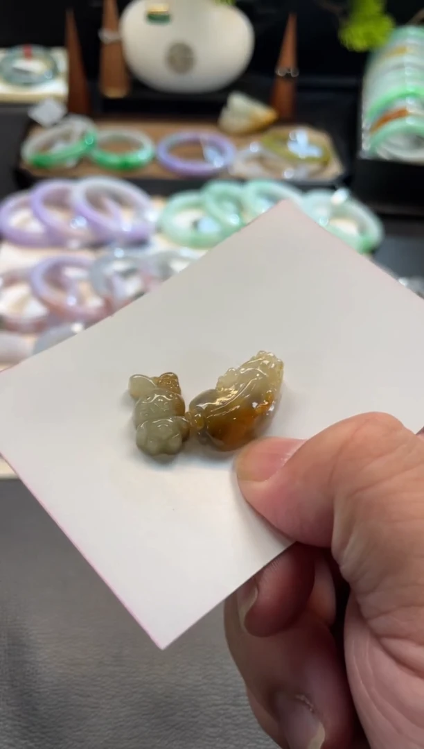 颈饰未镶嵌翡翠14号链接 有纹裂