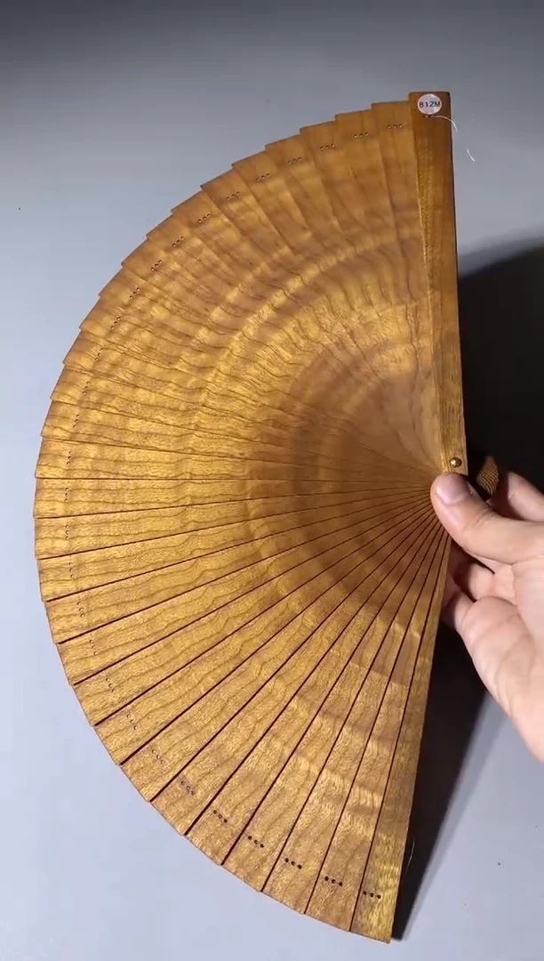 【闪购商品】金丝楠木雕812号21cm精品金丝楠木扇子
