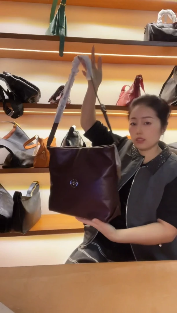 牛皮（革）高端订制时尚百搭女士手提斜跨包