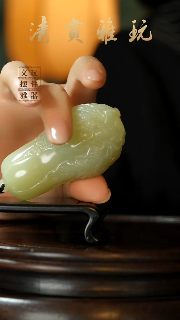 玉《手握白菜》手把件摆件