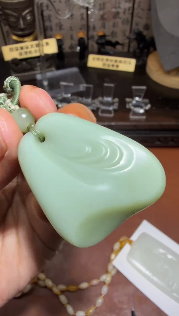 未镶嵌和田玉挂件1