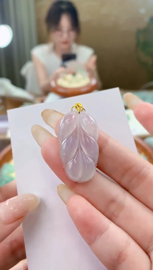 翡翠18K金镶嵌颈饰天然A货翡翠挂件