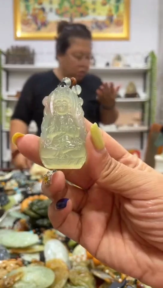 未镶嵌岫玉吊坠