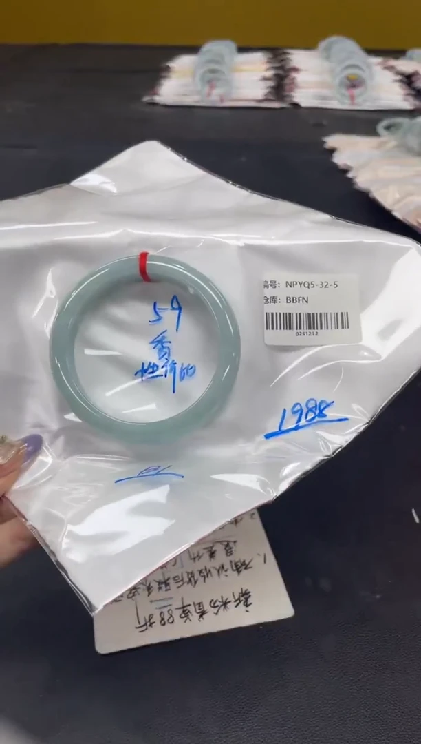 未镶嵌手镯翡翠翡翠手镯