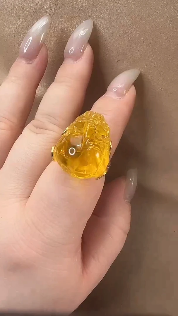 琥珀颈饰未镶嵌戒指