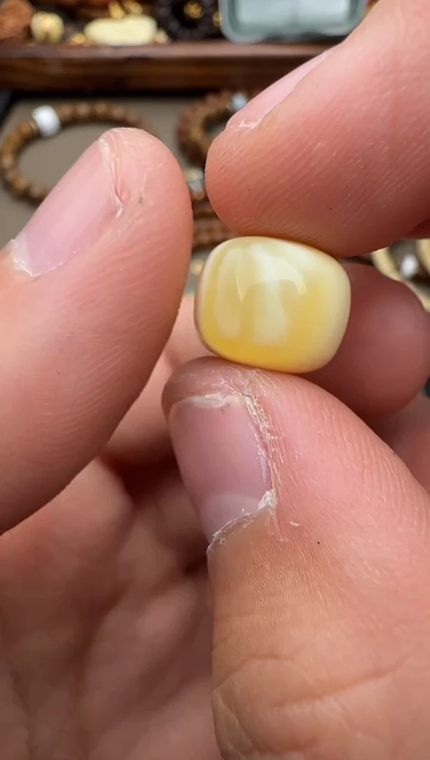 【闪购商品】蜜蜡裸石未镶嵌蜜蜡珠子