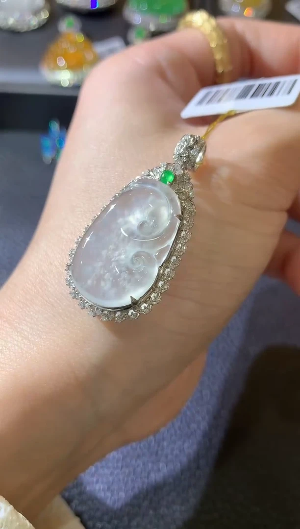 【闪购商品】翡翠吊坠(不含链)18K金镶嵌D71