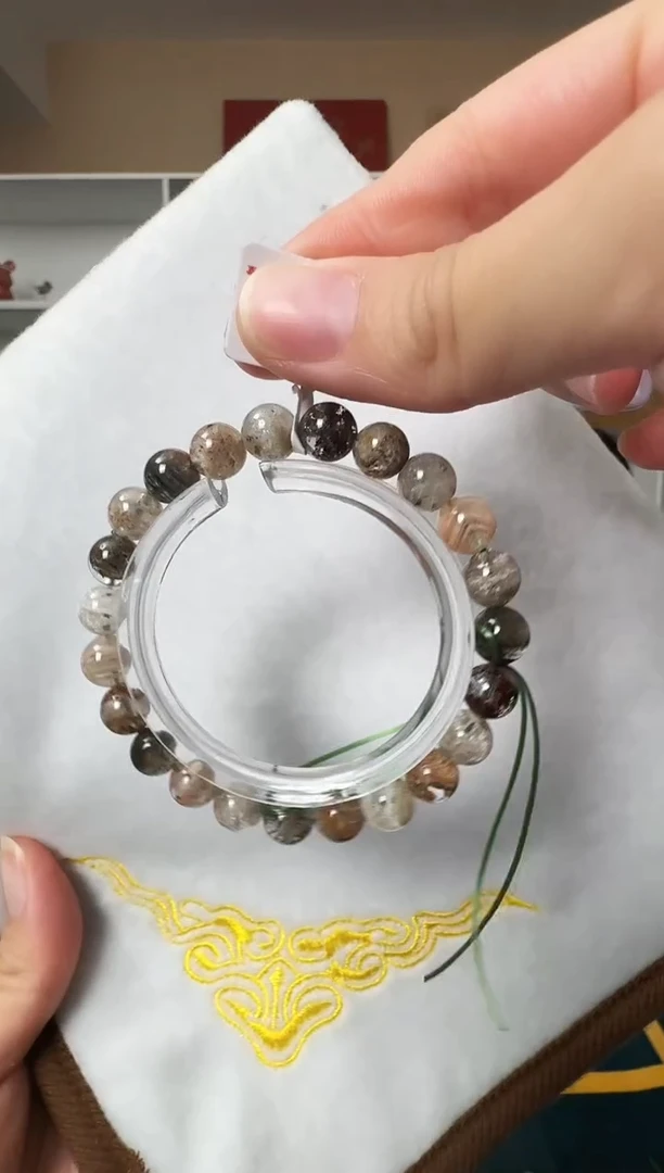 水晶手串未镶嵌水晶手串