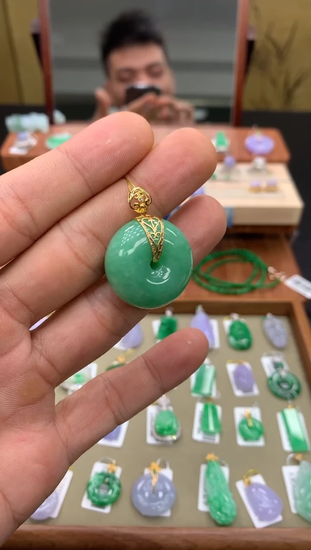 吊坠(不含链)18K金镶嵌翡翠用****7平安扣
