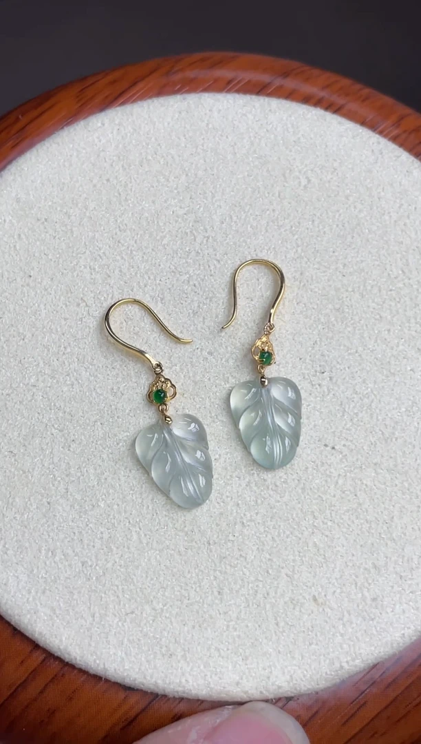 颈饰18K金镶嵌翡翠(37号链接)纯天然A货缅甸翡翠叶子（耳钩）