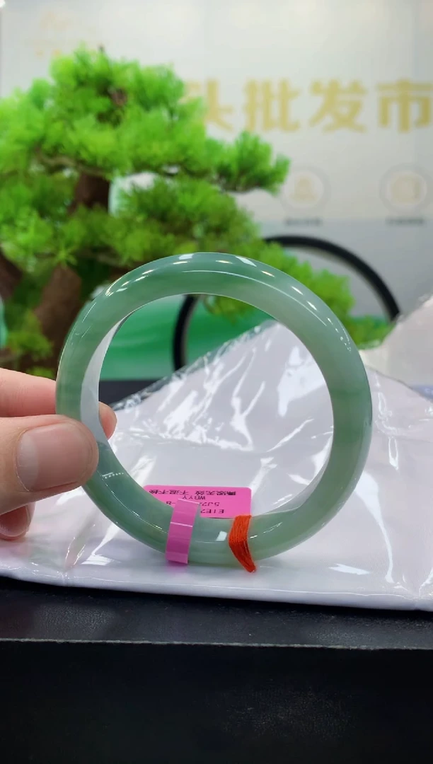 未镶嵌手镯翡翠翡翠手镯