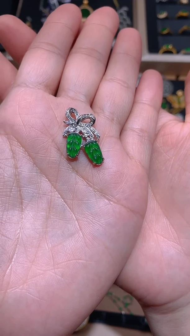 【闪购商品】翡翠吊坠(不含链)银S925镶嵌叶子