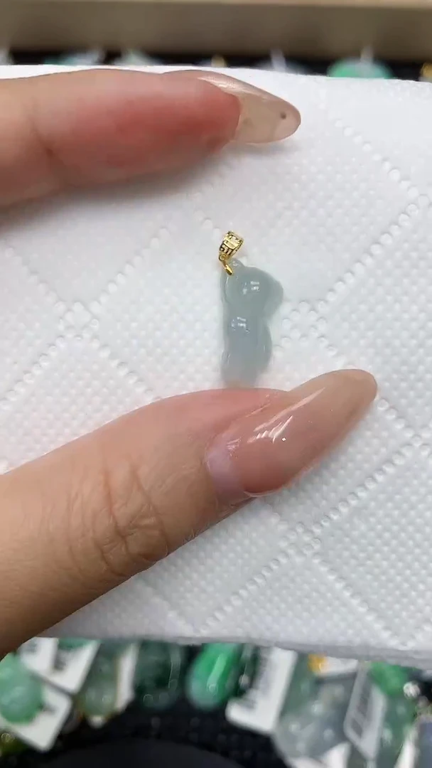 颈饰18K金镶嵌翡翠1111111111111