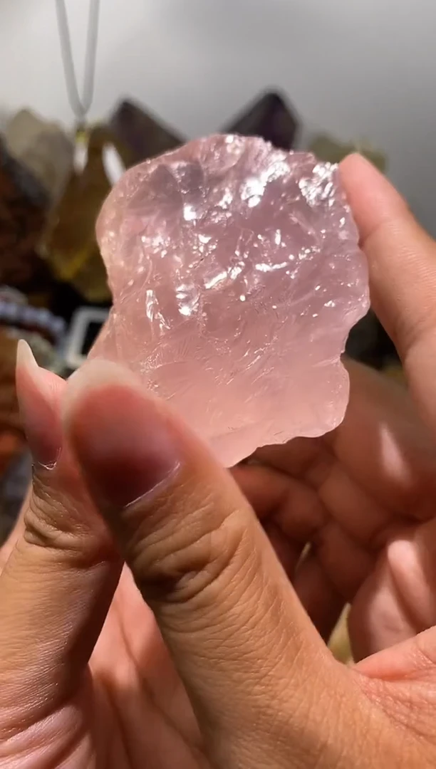 水晶珠宝半成品未镶嵌85号莫桑比亚粉水晶原石