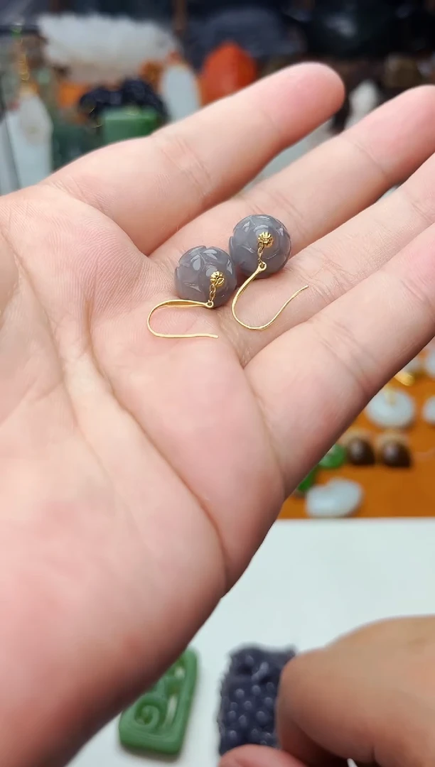 【闪购商品】和田玉耳饰18K金镶嵌耳钩 01