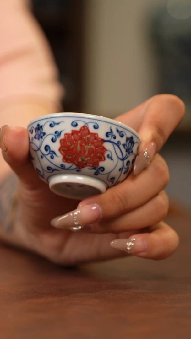 和然窑釉里红一口杯