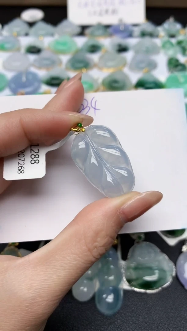 颈饰18K金镶嵌翡翠天然缅甸A货翡翠百元以上9元证书费自理
