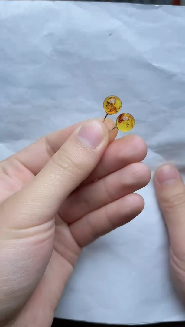 【闪购商品】银S925镶嵌琥珀耳饰06耳钉