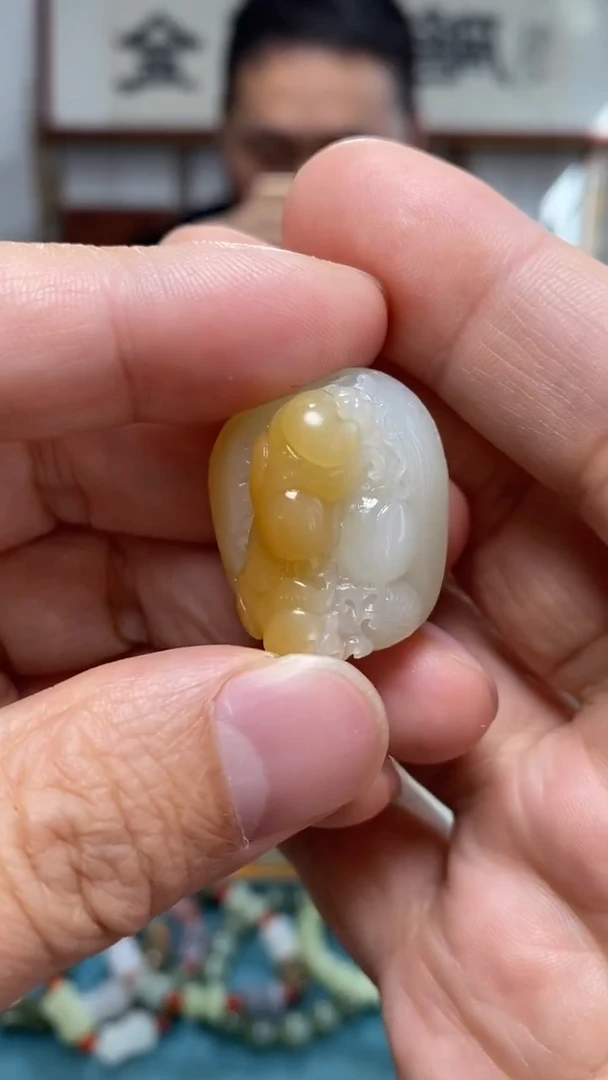 颈饰未镶嵌和田玉邹*81