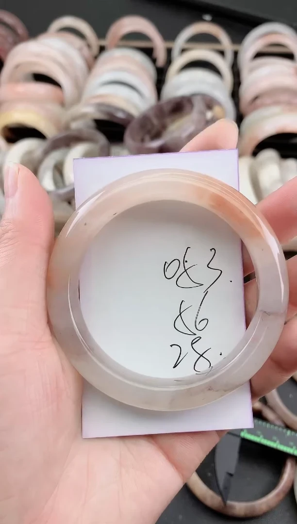 未镶嵌手镯石英质玉（金丝玉）053