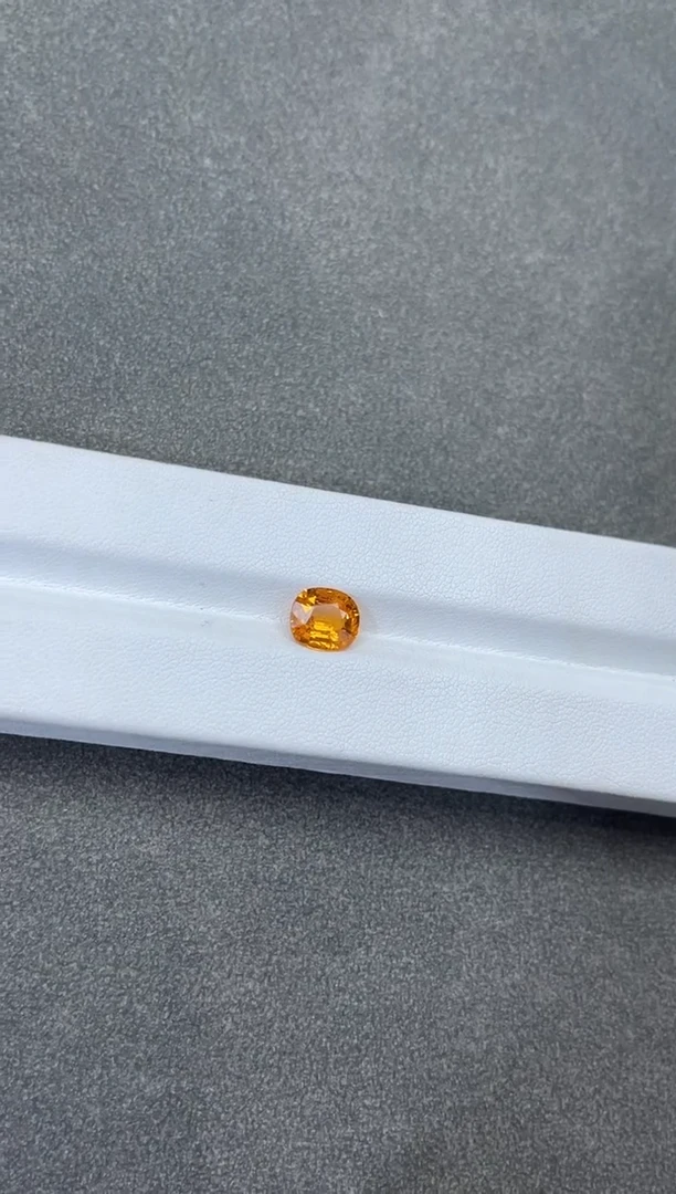 未镶嵌裸石石榴石（芬达石）天然裸石