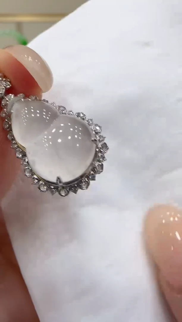 【闪购商品】翡翠吊坠(不含链)18K金镶嵌团购多样性发一件