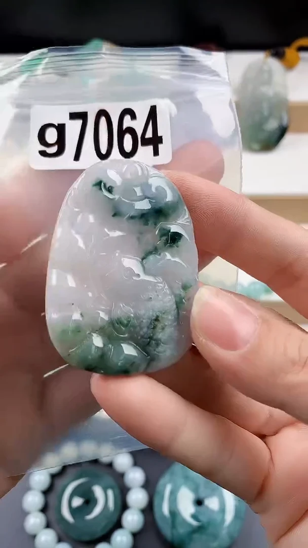 颈饰未镶嵌翡翠天然翡翠吊坠挂件